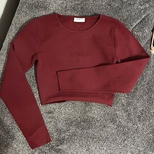 Babaton Aritzia Sculpt Knit Crew Cropped Longsleeve Maroon